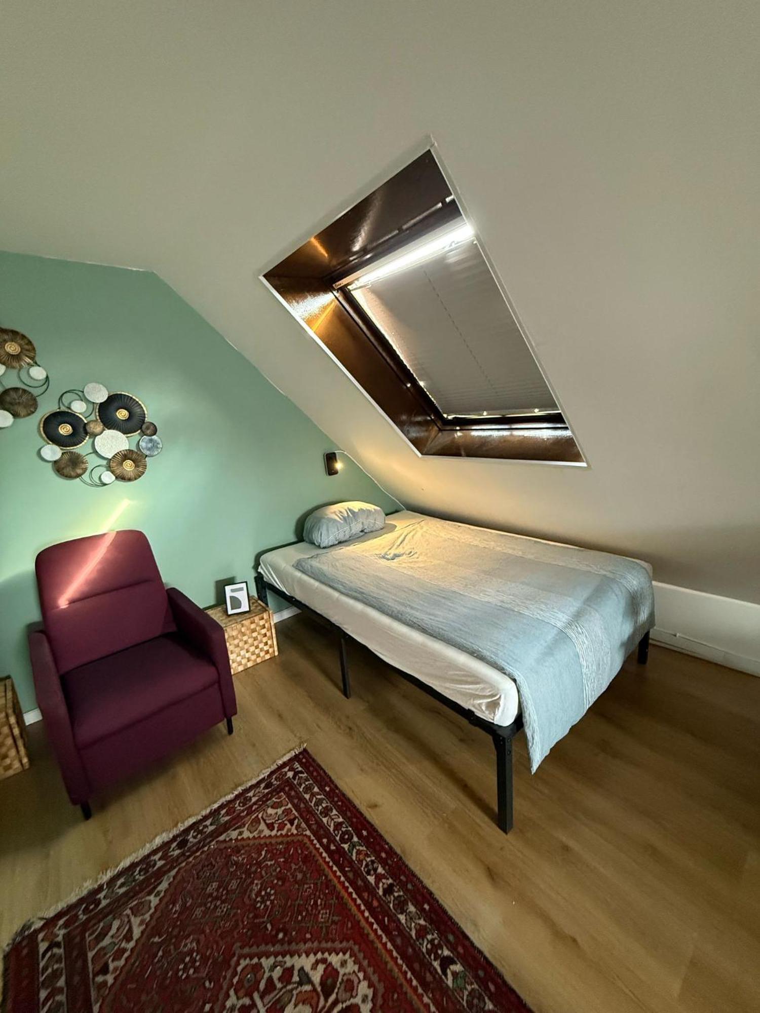 Moderne Wohnung In Ruhiger Lage 크레펠트 외부 사진