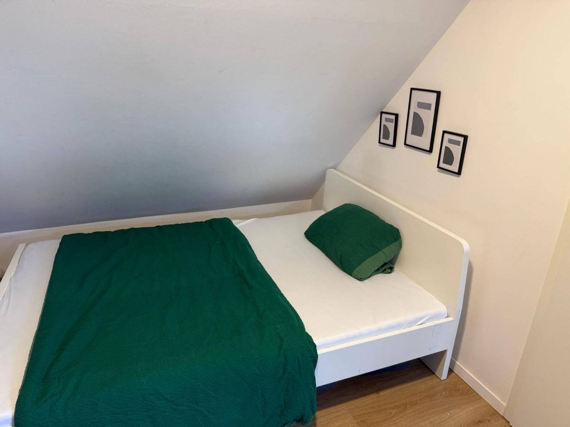Moderne Wohnung In Ruhiger Lage 크레펠트 외부 사진